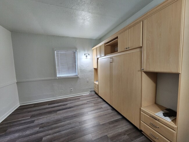 Building Photo - Sugarhouse Single Level 2 bd. 1 bath Single Family home!