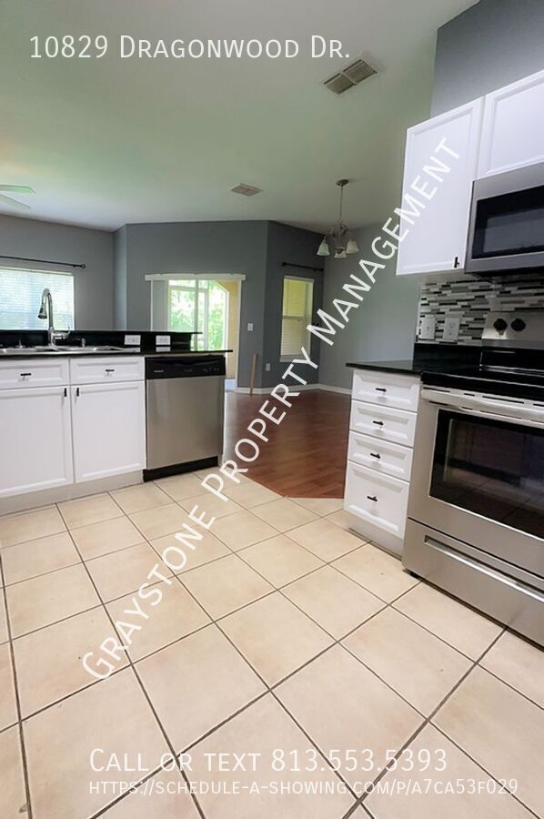 Building Photo - 10829 Dragonwood Dr