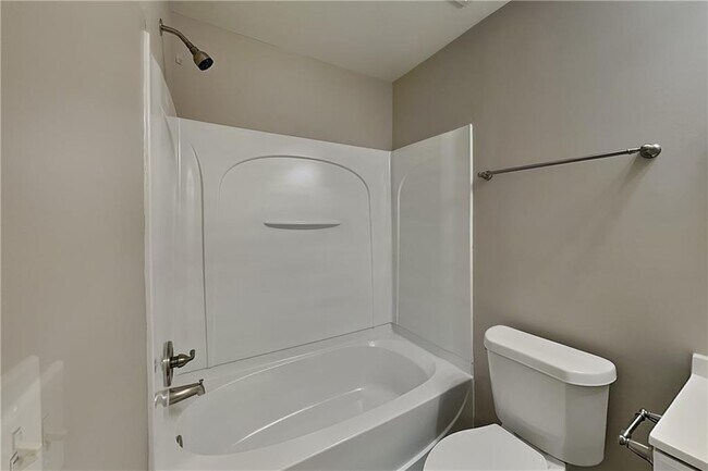 Building Photo - 324 Hiawassee Dr