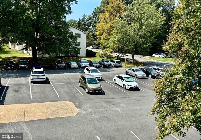 Building Photo - 5772 Rexford Ct
