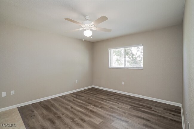 Building Photo - 1423 SE 18th St