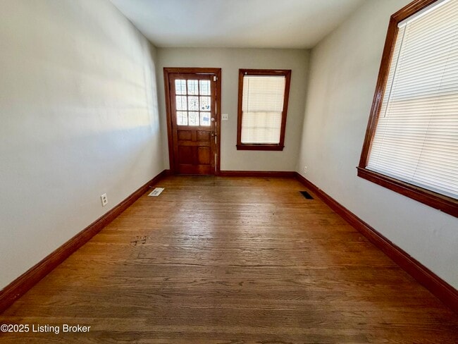 Building Photo - 1106 Oleanda Ave