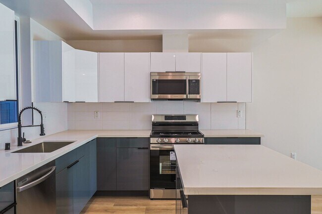 Building Photo - 5515 Glennie Ln