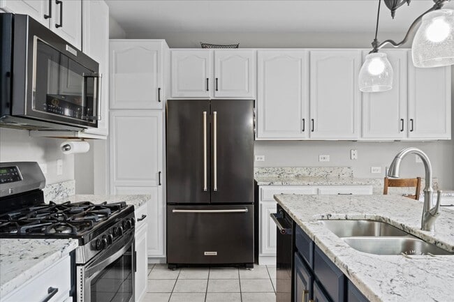 Building Photo - 343 Diane Ct