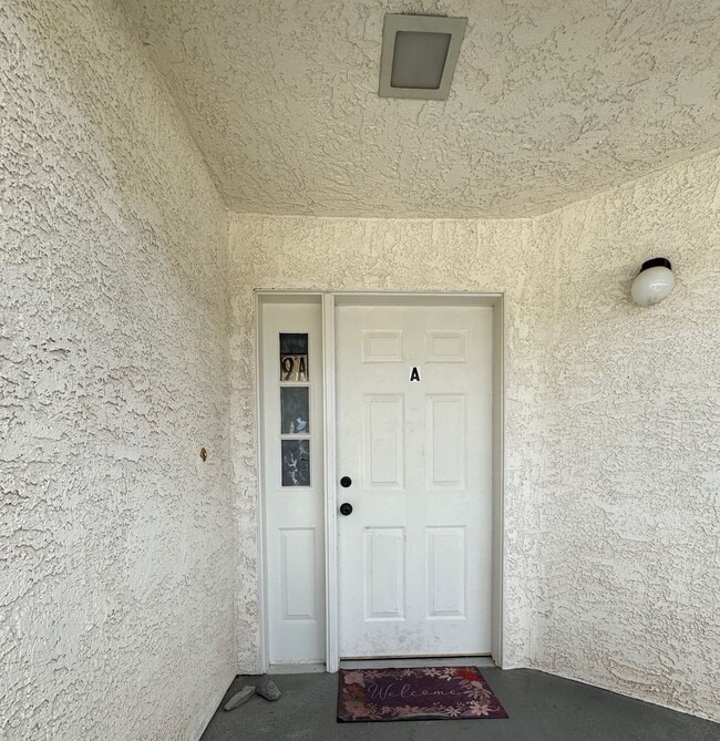 Building Photo - 3-Bedroom Condo with Spectacular Views in ...