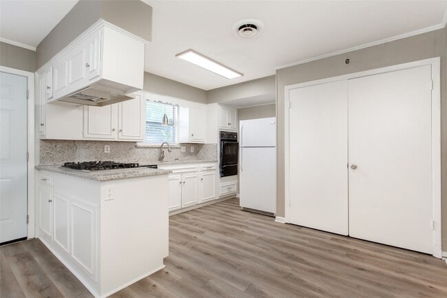 Building Photo - 7440 Walling Ln