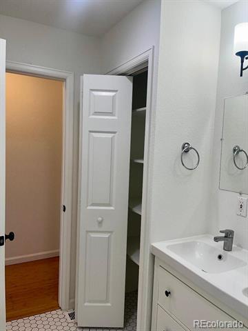 Building Photo - 1825 Canyon Blvd