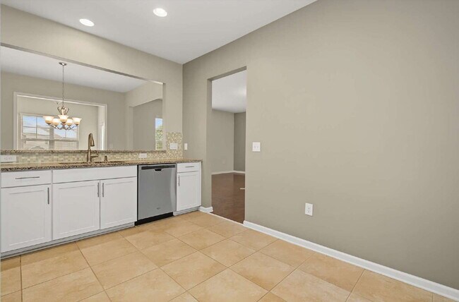 Building Photo - 3-Bed Townhome in Brier Creek