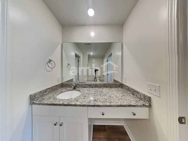 Building Photo - 1378 John Swann St