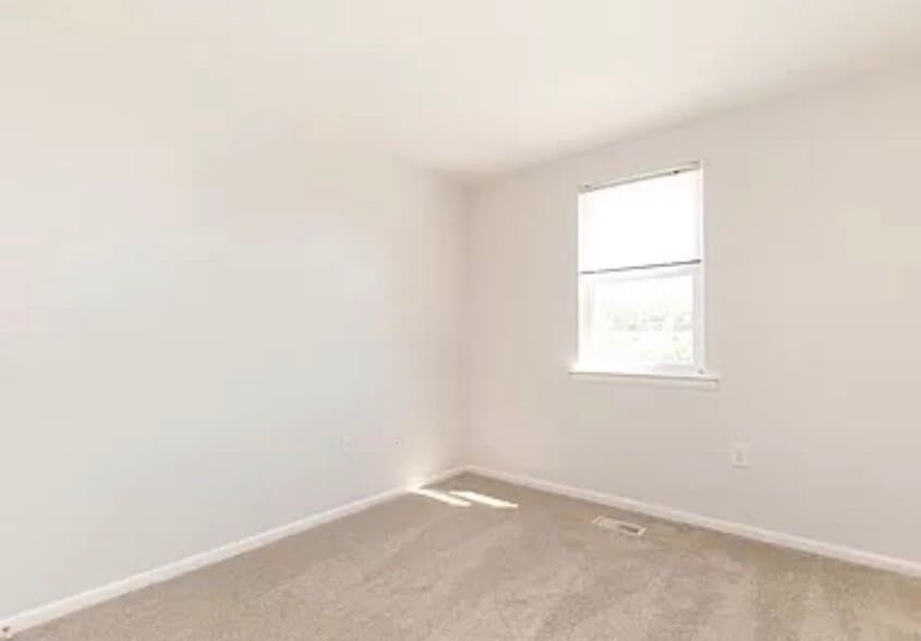 Building Photo - 3963 Rowena Dr