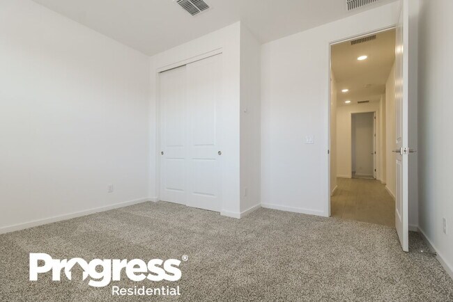 Building Photo - 5939 N 201st Ln