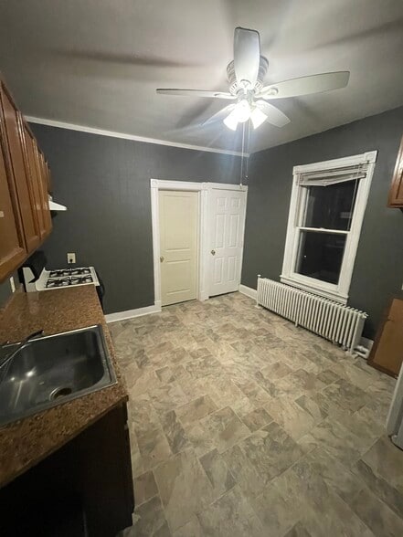 Kitchen - 145 Oneil St