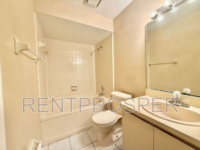 Building Photo - 3604 Spring Land Dr