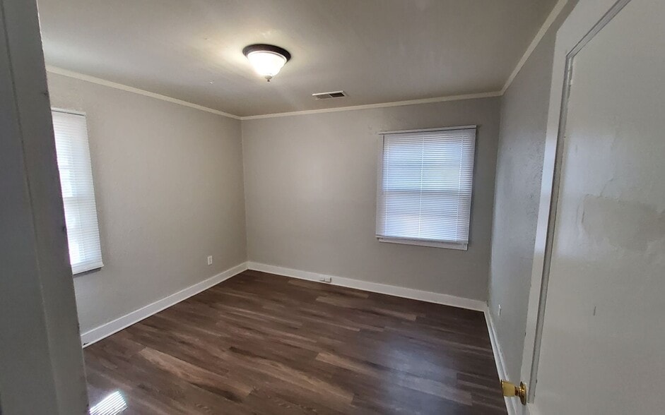 Building Photo - 3701 Barron Ave