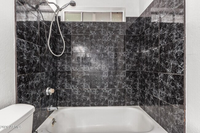 Building Photo - 5055 W Vogel Ave