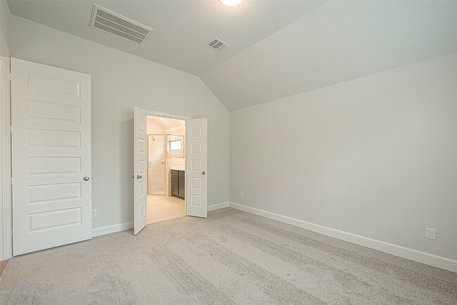 Building Photo - 213 McCrea Ct