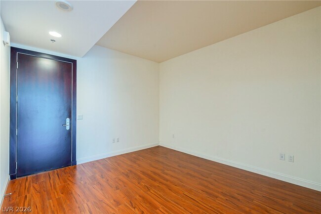 Building Photo - 4525 Dean Martin Dr