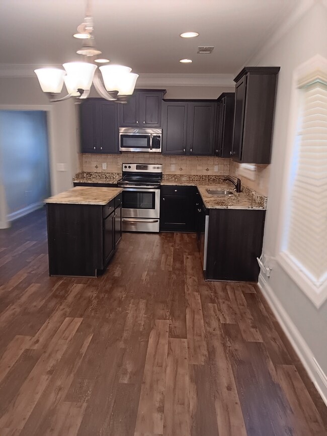 Building Photo - 173 Putters Dr