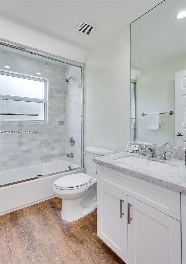 Building Photo - 6260 SW 58th Pl