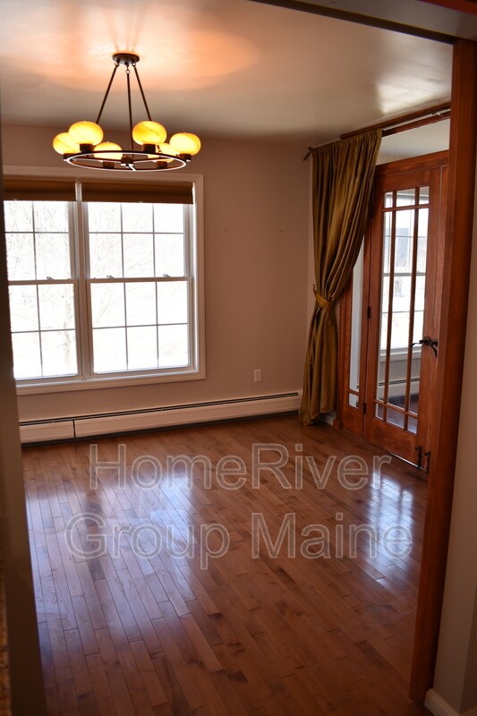 Building Photo - 10 Woodside Dr