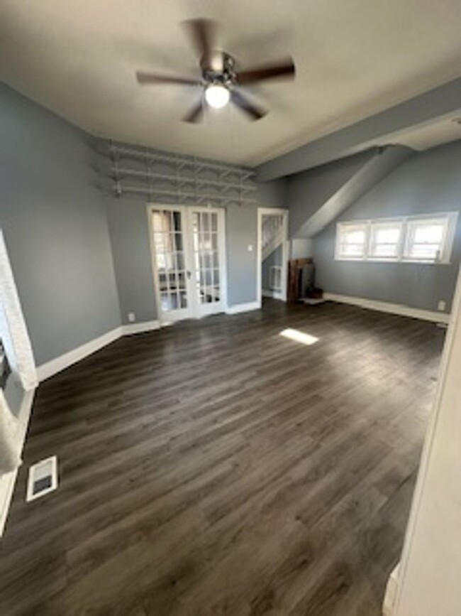 Building Photo - Beautiful House for Rent with Large Yard!