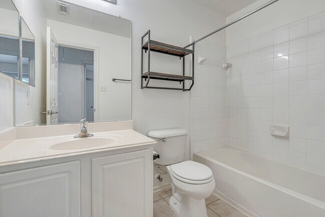 Building Photo - 209 Summerhaze Cir