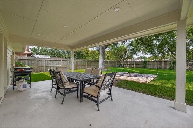 Building Photo - 2314 Pilgrims Bend Dr