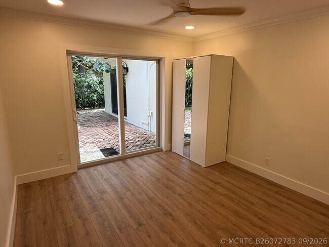 Building Photo - 228 Lake Terrace