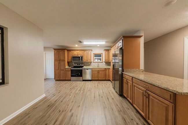 Building Photo - 673 Augusta Rd