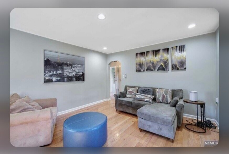 Building Photo - 109 Park St