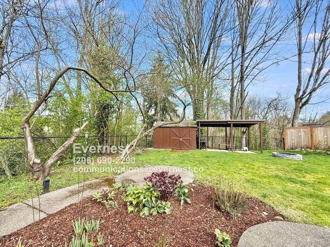 Building Photo - Charming 2-Bed, 2-Bath Apartment in a Conv...