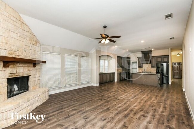 Building Photo - 1029 English Oak Dr