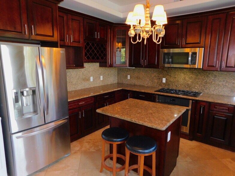 Building Photo - 406 N Fairview St