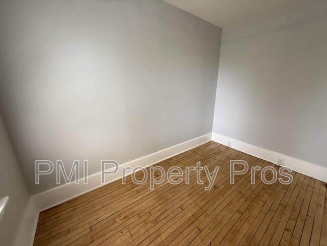 Building Photo - 3109 W Walnut St