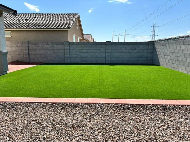 Building Photo - 23406 W Winslow Ave