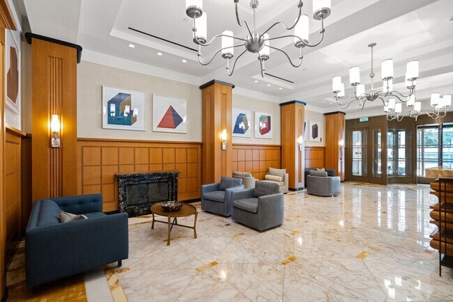 Building Photo - 400 Stuart St