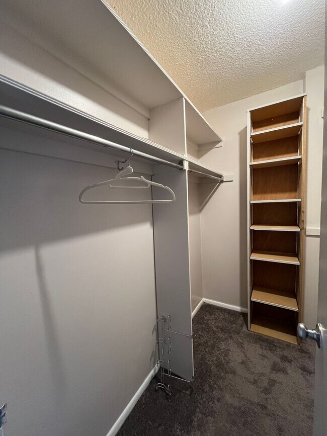 Building Photo - Beautiful High Rise Condo in Washington Sq...