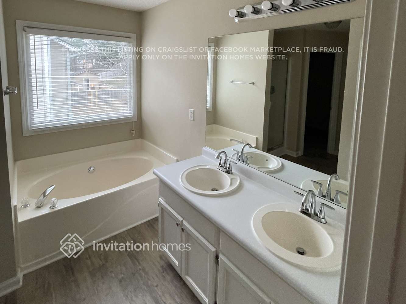 Building Photo - 560 Heathgate Dr SW