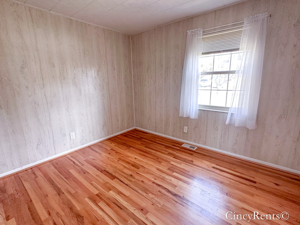 Building Photo - 1647 Rockhurst Ln