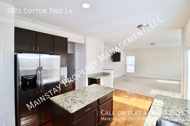 Building Photo - Beautiful 5 Bedroom SFH in Family Friendly...