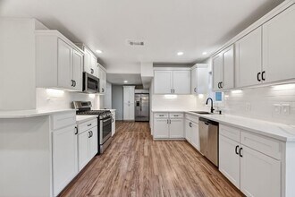 Building Photo - 4520 Sharon St