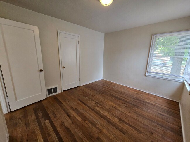 Building Photo - Spokane Valley Home Available Now!