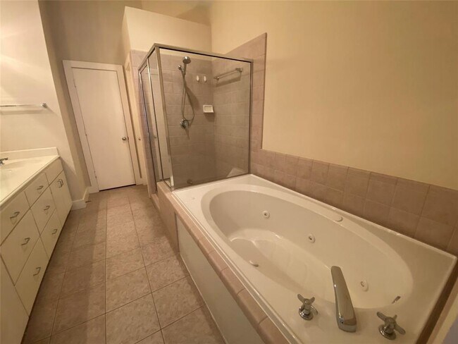 Building Photo - 3501 Link Valley Dr.