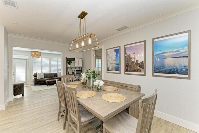 Building Photo - Furnished/Unfurnished ** Annual Rental ** Available 5/1/26 ** 4 Bed/2 Bath Single Family Home ** ...