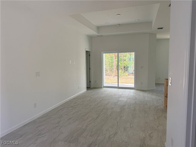 Building Photo - 106 Moore Ave