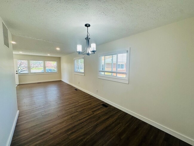 Building Photo - Charming and Updated Cul-de-Sac Gem with Year-Round Sunroom and Spacious Backyard!