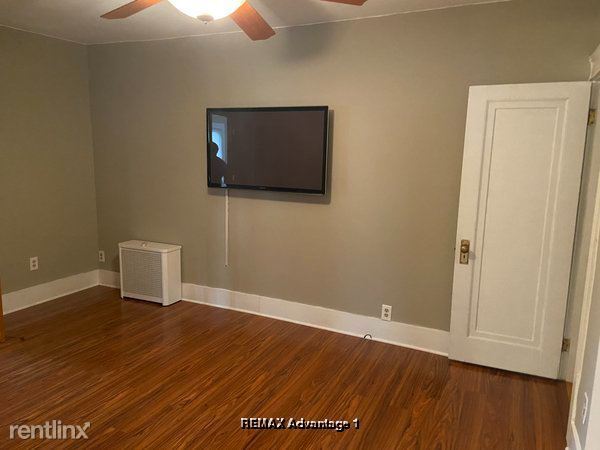 Building Photo - 3 br, 1 bath Townhome - 6 Billow St L Unit L