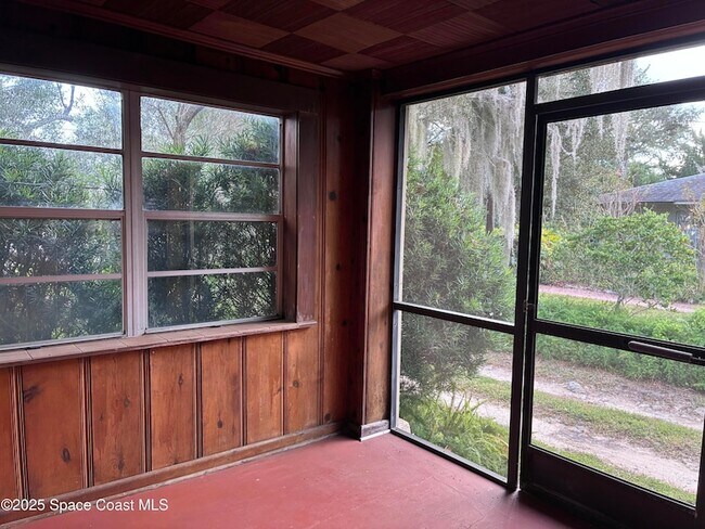 Building Photo - 803 Rockledge Dr