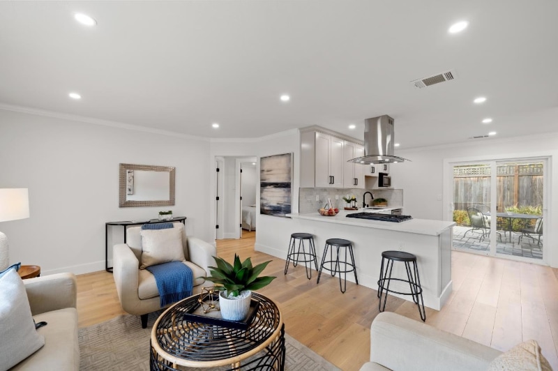 Building Photo - 242 Thurston St