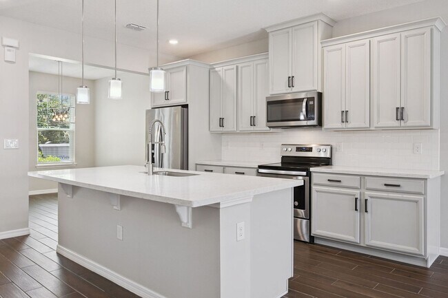 Building Photo - 3/2.5/2 Townhome in SummerLake